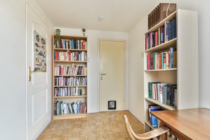 Photo 24 of Meidoornstraat 16