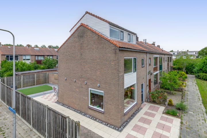 Foto 2 van Beatrixplein 1