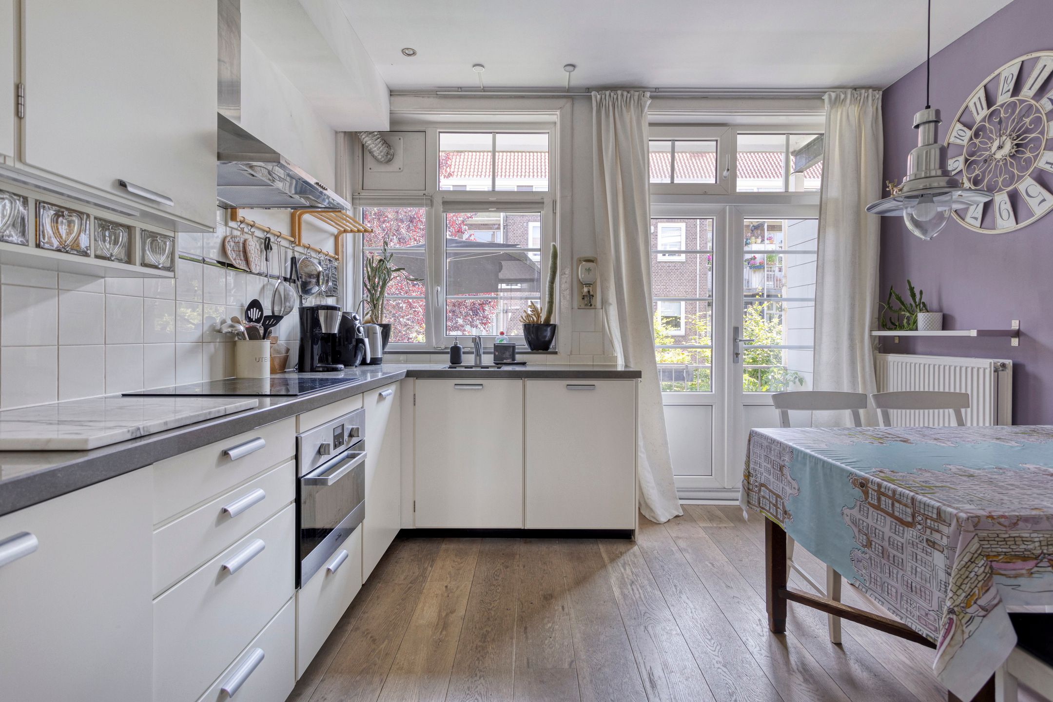 Foto 15 van Woubruggestraat 15-1