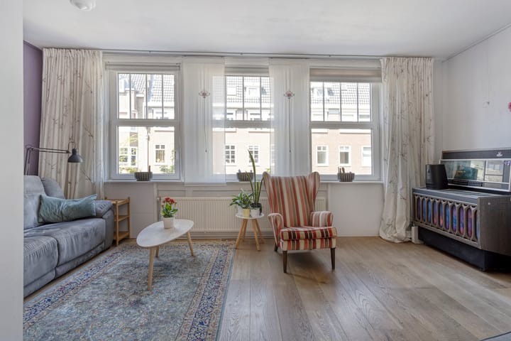 Photo 2 of Woubruggestraat 15-1