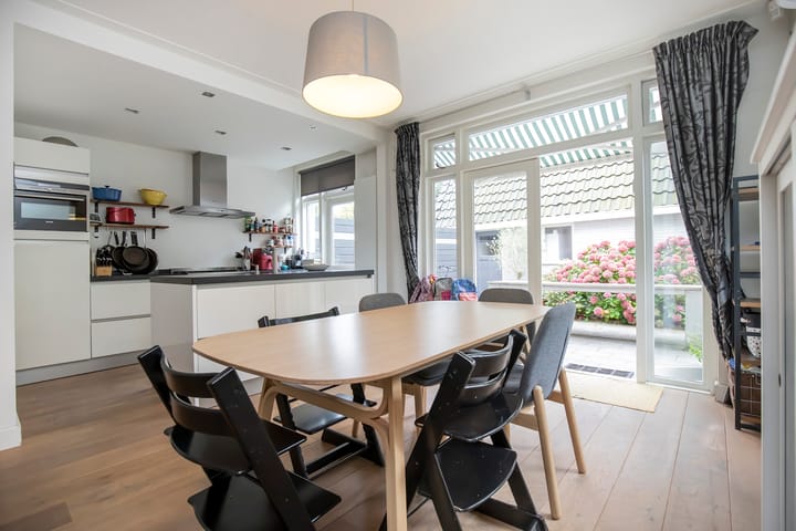 Photo 6 of Bos en Vaartlaan 10