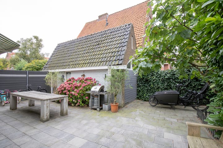 Photo 10 of Bos en Vaartlaan 10