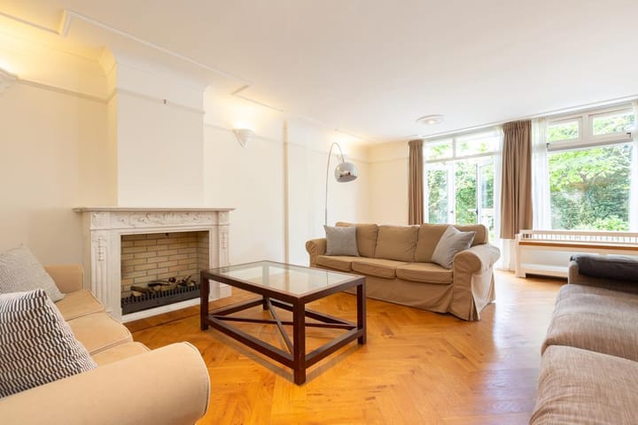 Photo 4 of Riouwstraat 62-B