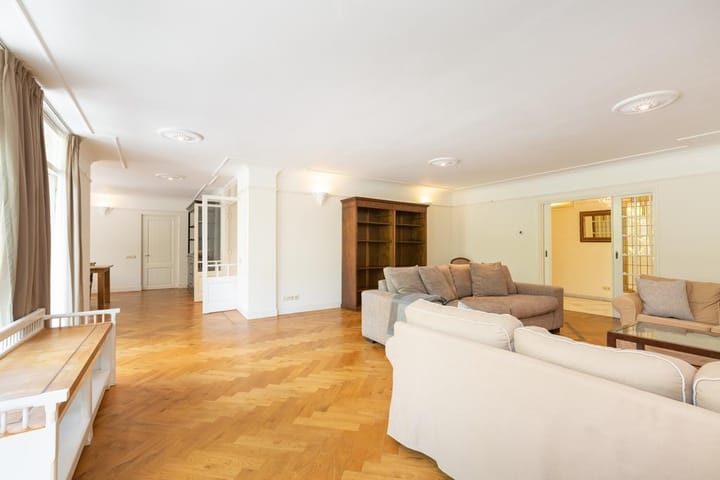 Photo 9 of Riouwstraat 62-B