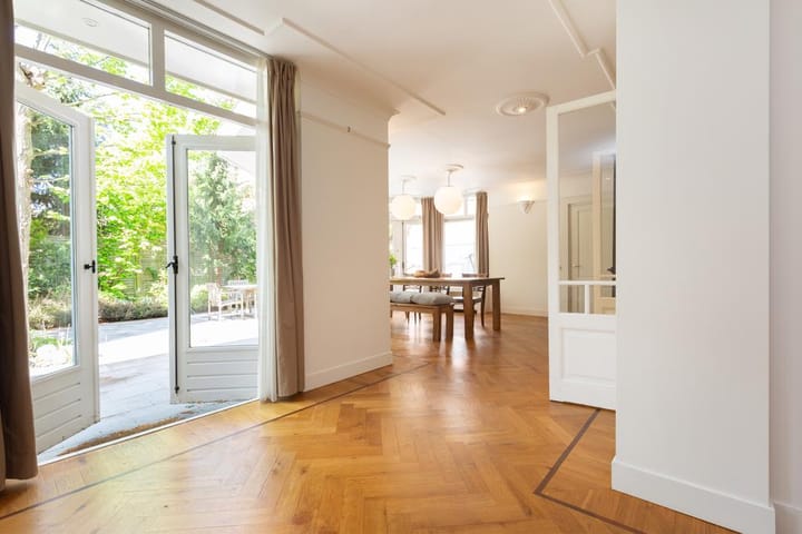 Photo 11 of Riouwstraat 62-B