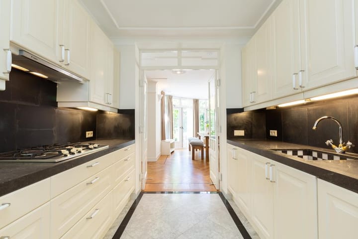 Photo 14 of Riouwstraat 62-B