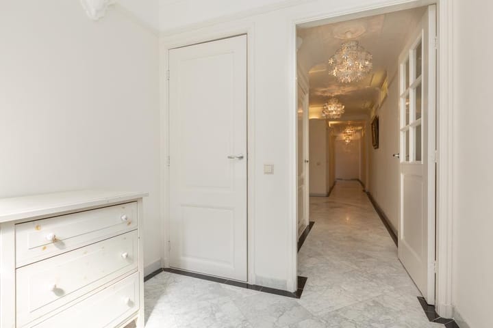 Photo 29 of Riouwstraat 62-B