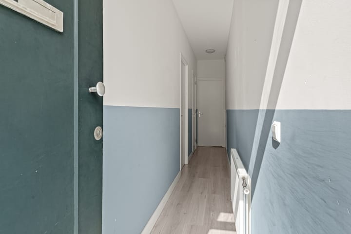 Photo 2 of Willem van Hillegaersbergstraat 37-A