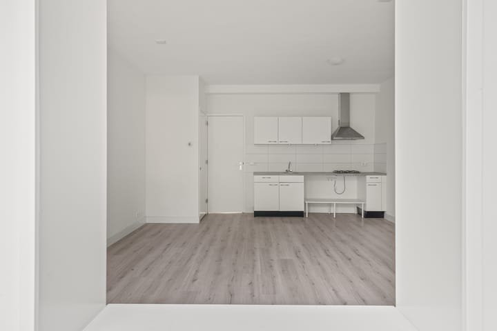 Photo 4 of Willem van Hillegaersbergstraat 37-A