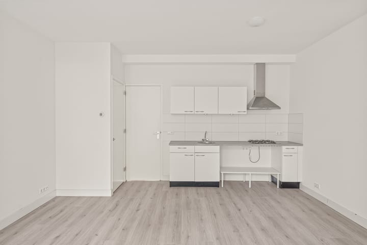 Photo 19 of Willem van Hillegaersbergstraat 37-A