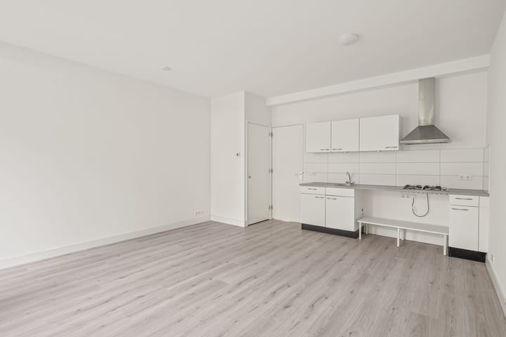 Photo 20 of Willem van Hillegaersbergstraat 37-A