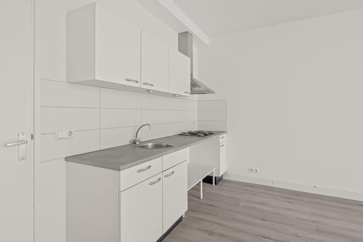 Photo 23 of Willem van Hillegaersbergstraat 37-A