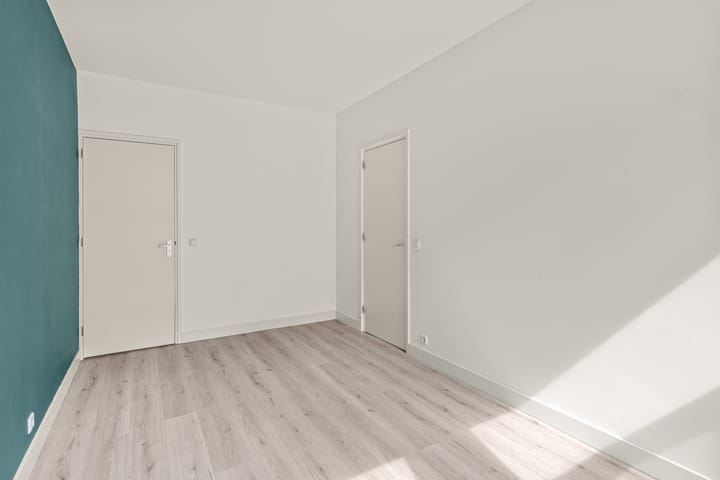 Photo 28 of Willem van Hillegaersbergstraat 37-A