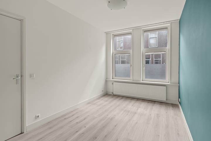 Photo 29 of Willem van Hillegaersbergstraat 37-A