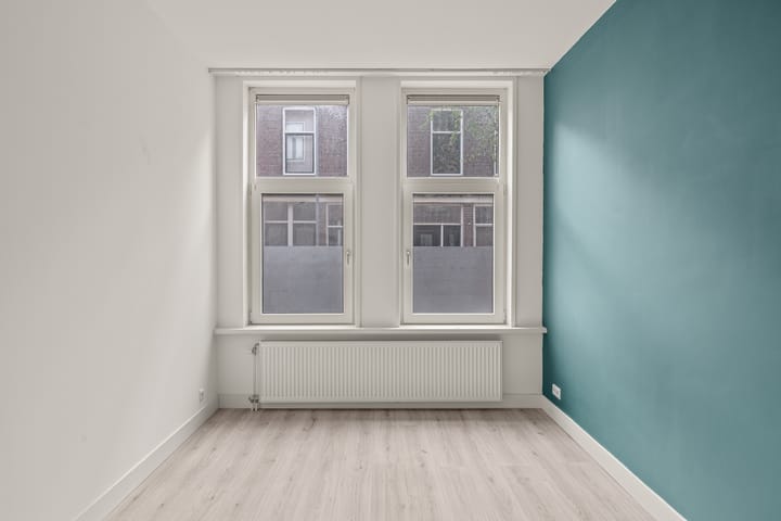 Photo 30 of Willem van Hillegaersbergstraat 37-A