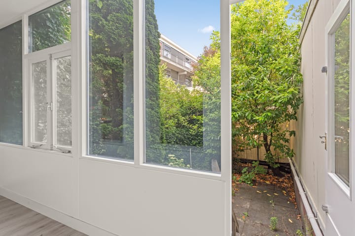 Photo 32 of Willem van Hillegaersbergstraat 37-A