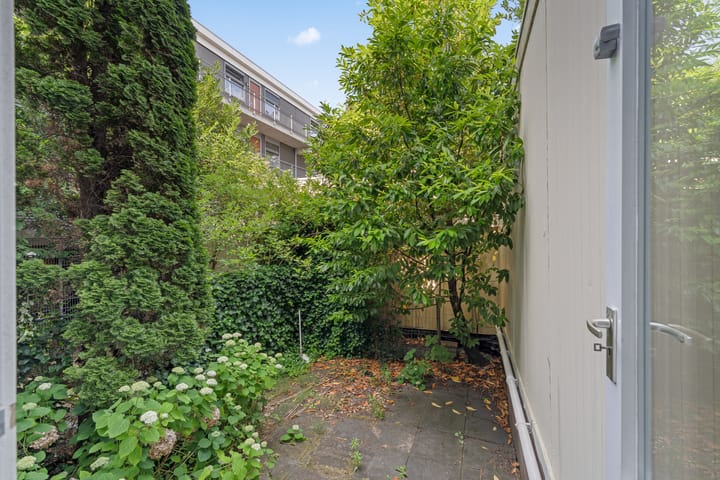 Photo 33 of Willem van Hillegaersbergstraat 37-A