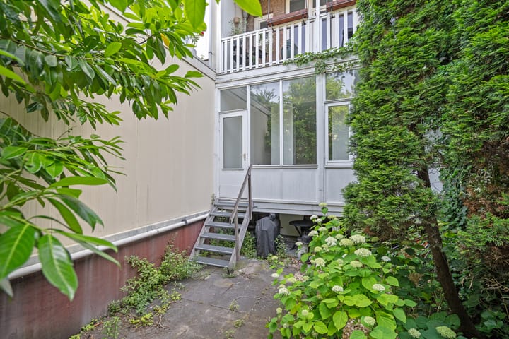 Photo 34 of Willem van Hillegaersbergstraat 37-A