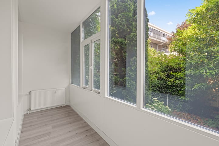 Photo 10 of Willem van Hillegaersbergstraat 37-A