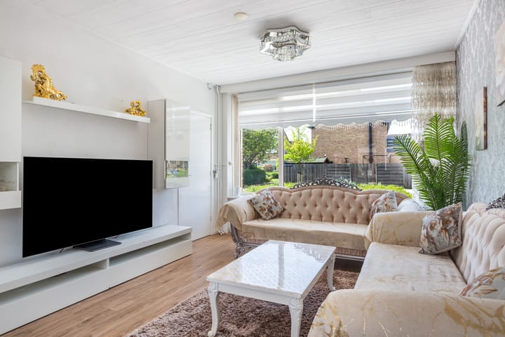 Foto 2 van Van der Helstplein 12