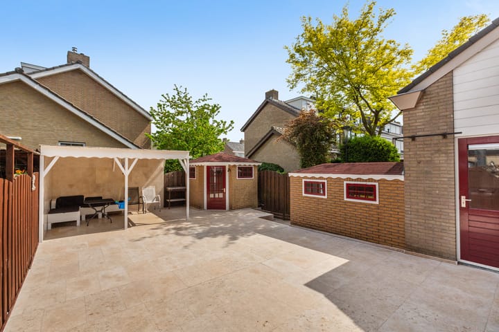 Foto 3 van Van der Helstplein 12