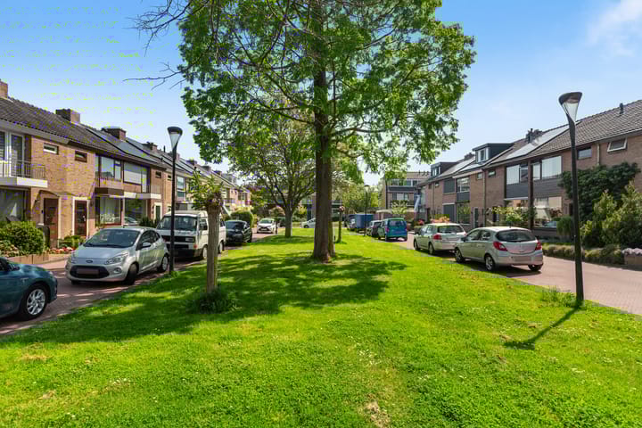 Foto 45 van Van der Helstplein 12