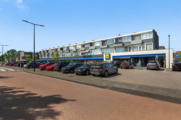 Foto 47 van Van der Helstplein 12