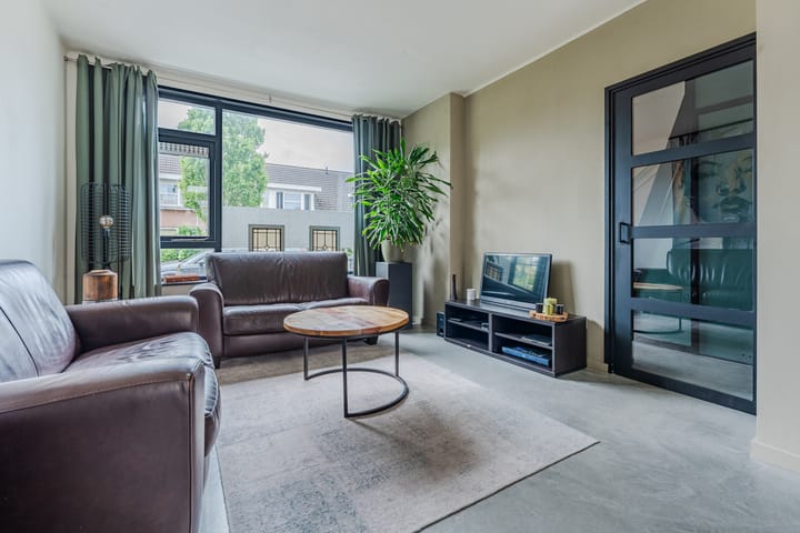 Foto 6 van van Goghstraat 10