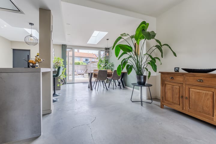 Foto 7 van van Goghstraat 10