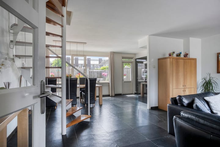 Photo 11 of Harmoniestraat 79