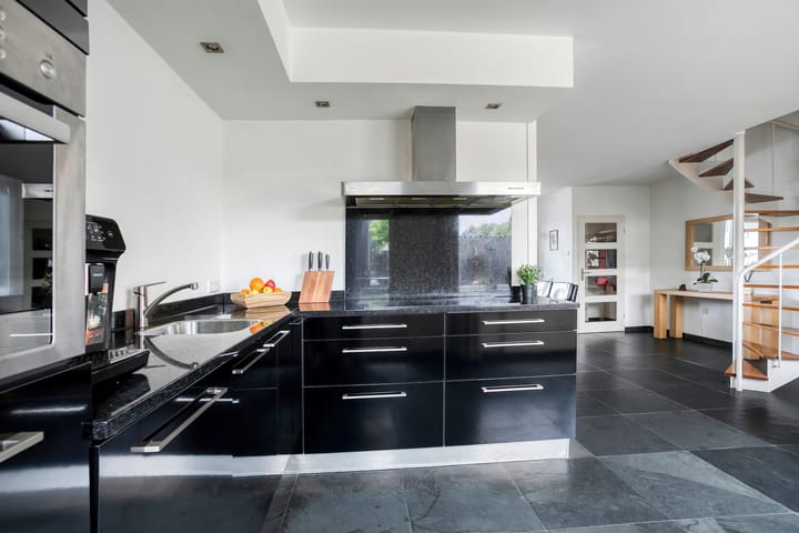 Photo 16 of Harmoniestraat 79