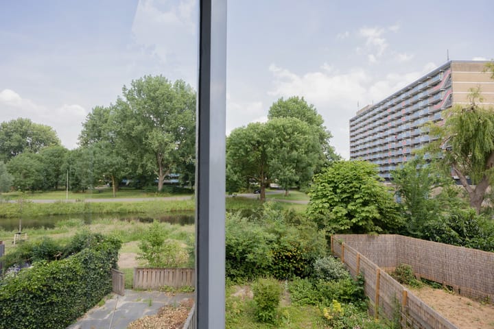 Foto 36 van Hoogvliethof 17