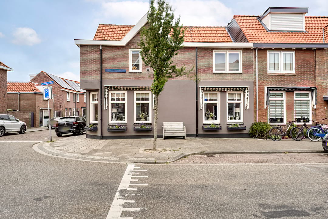 Photo 1 of Secretaris Varkevisserstraat 78