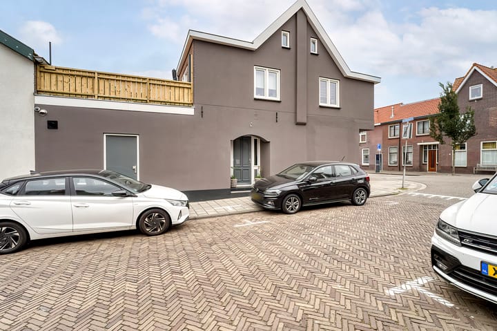 Foto 43 van Secretaris Varkevisserstraat 78