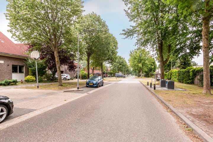 Foto 33 van Joris Ivenslaan 27