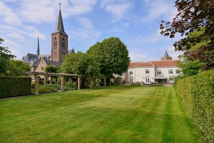 Foto 19 van Lindenplein 1