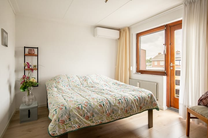 Photo 10 of Driessenstraat 12