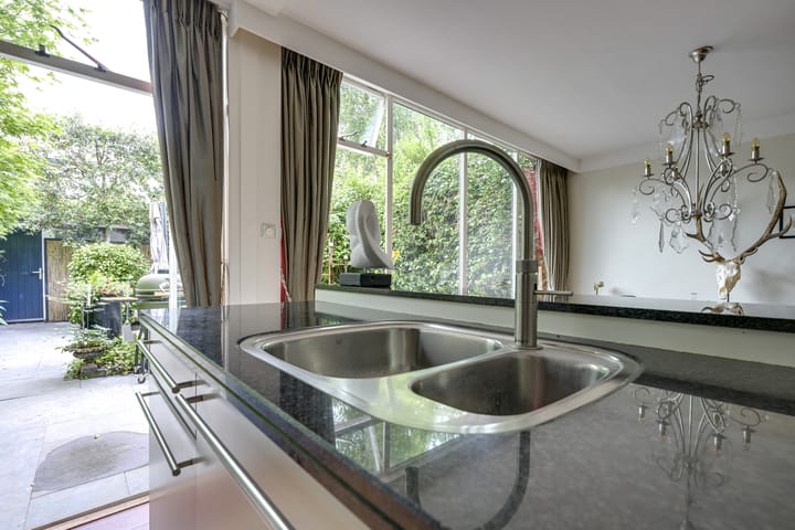 Foto 15 van Montessorilaan 14