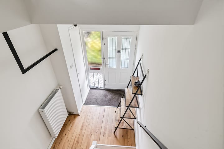 Photo 15 of Van Duivenvoordestraat 15