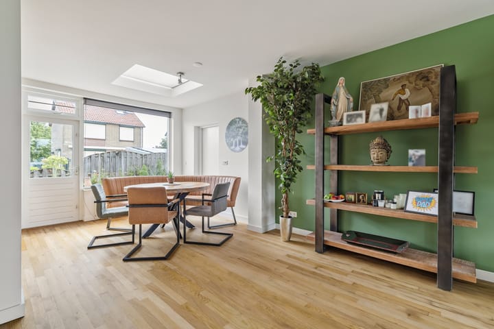 Photo 28 of Van Duivenvoordestraat 15