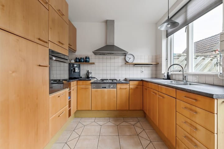 Photo 34 of Van Duivenvoordestraat 15