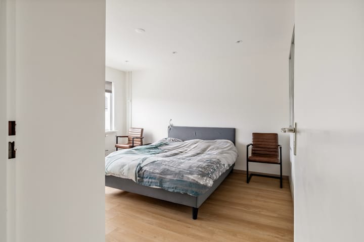 Photo 40 of Van Duivenvoordestraat 15