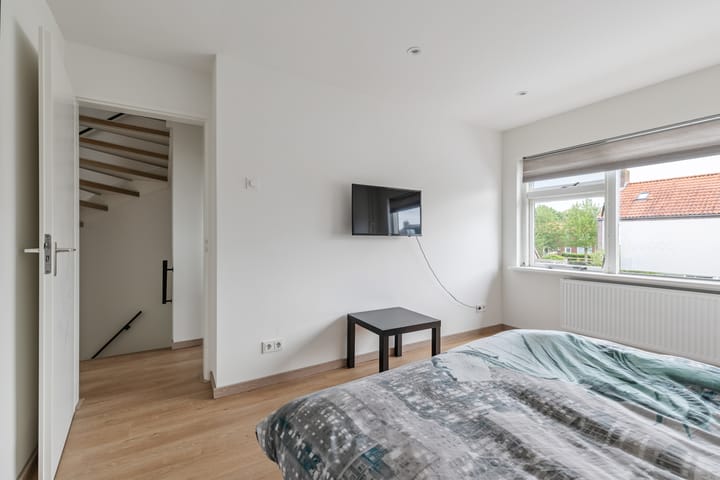 Photo 44 of Van Duivenvoordestraat 15