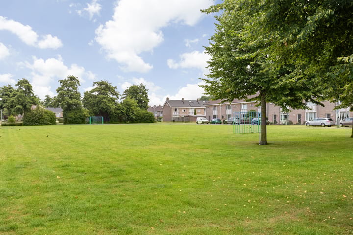 Photo 62 of Van Duivenvoordestraat 15