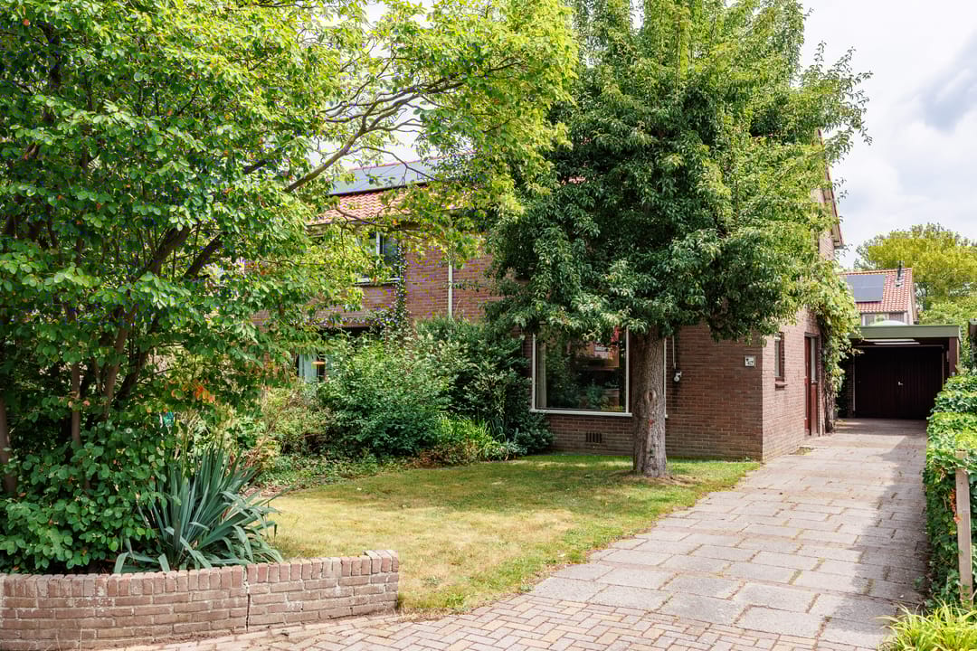 Foto 2 van Dr Brevéestraat 67