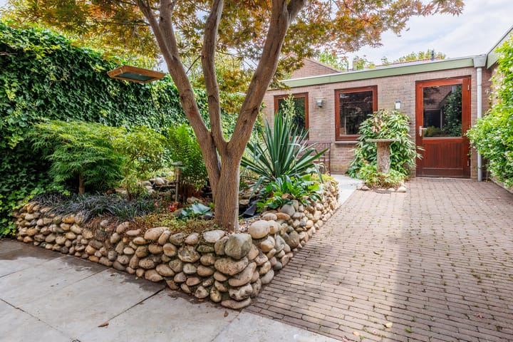 Photo 24 of Dr Brevéestraat 67