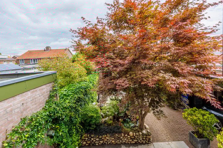 Photo 36 of Dr Brevéestraat 67