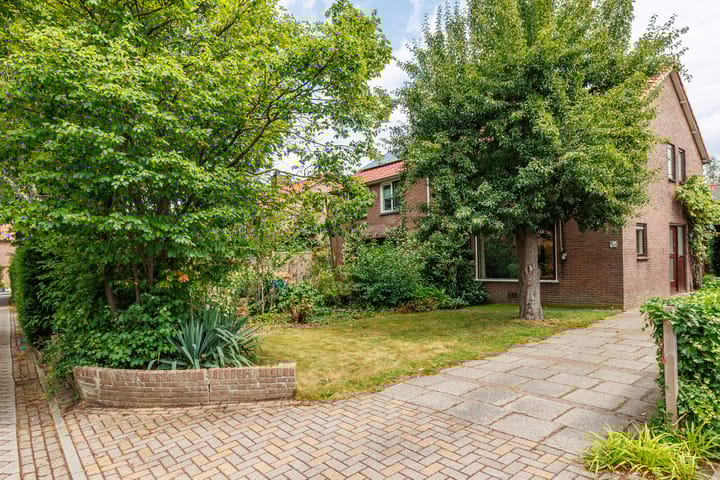 Photo 47 of Dr Brevéestraat 67