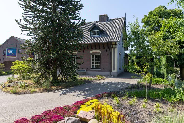 Foto 83 van Dorpstraat 33