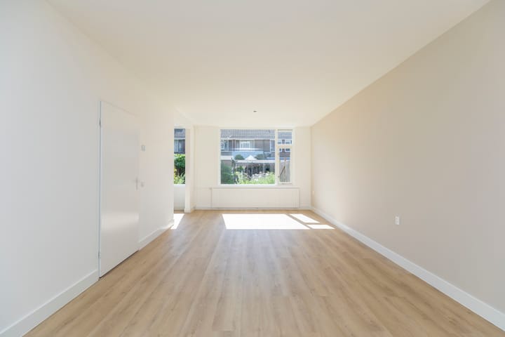 Foto 8 van Vincent van Goghlaan 49